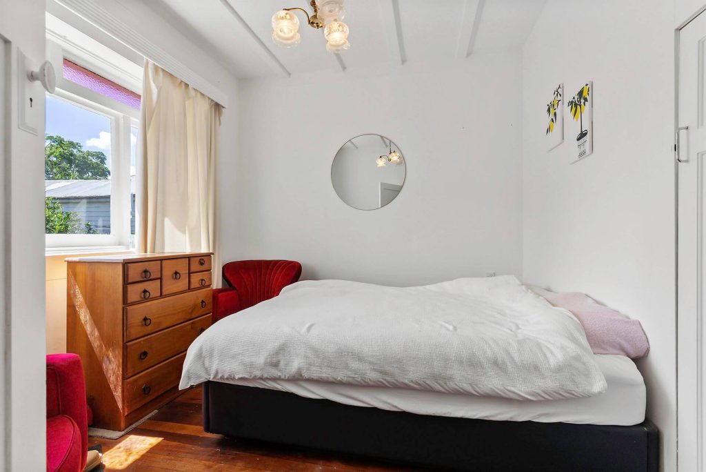 18 Leslie Avenue (1)